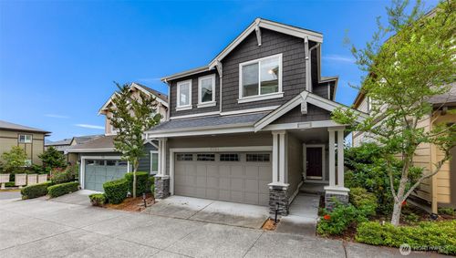 1757 9th Ct Ne, Issaquah, WA, 98029-7412 | Card Image