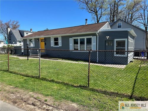 10 Lake Ave, Keyport, NJ, 07735-6020 | Card Image