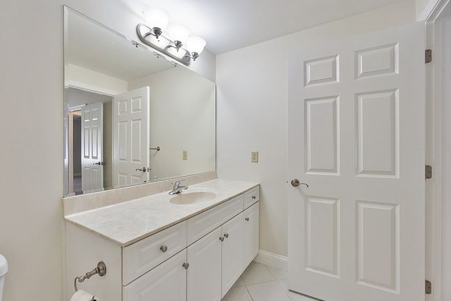 UNIT-13 - 295 Salem St, Condo with 2 bedrooms, 2 bathrooms and 1 parking in Woburn MA | Image 23