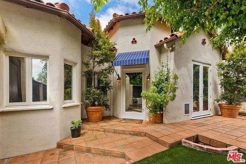 423 Westbourne Dr, West Hollywood, CA, 90048-1911 | Card Image