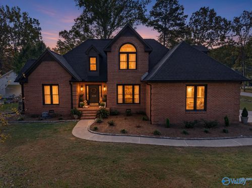 530 Westminster Dr, Rainbow City, AL, 35906-3707 | Card Image
