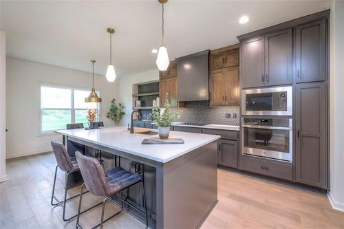 16567 S Stagecoach St, Olathe, KS, 66062-7138 | Card Image