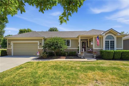 29419 Palmer Dr, Paola, KS, 66071-5715 | Card Image
