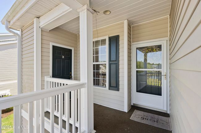 Covered front porch | Image 5