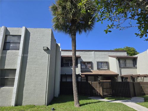 102-10020 Nw 9th Street Cir, Miami, FL, 33172-5127 | Card Image