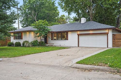 5610 Columbia Ave, Tulsa, OK, 74105-7338 | Card Image