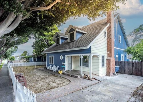 2711 E Washington St, Carson, CA, 90810-1542 | Card Image