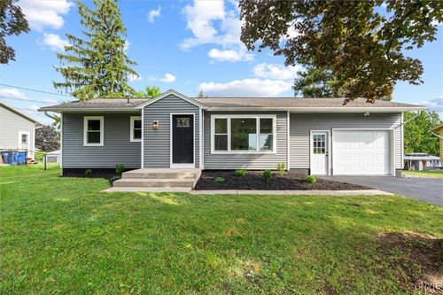 105 Benoit Dr, Syracuse, NY, 13209-1402 | Card Image