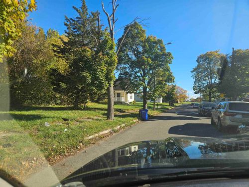 470 Navahoe St, Detroit, MI, 48215-3023 | Card Image