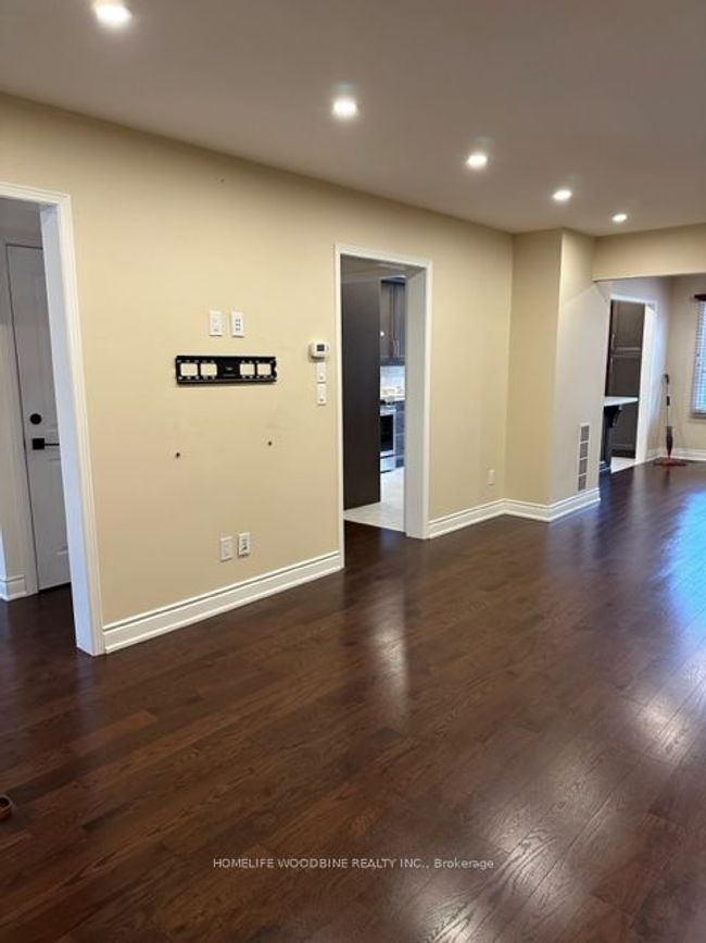 MAIN - 210 Ecclestone Dr, House other with 4 bedrooms, 3 bathrooms and 1 parking in Brampton ON | Image 6