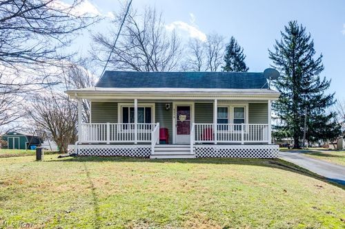 6276 Apple St, Louisville, OH, 44641-9470 | Card Image