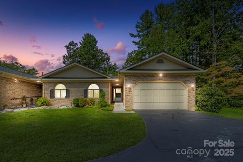 933 Kanuga Rd, Hendersonville, NC, 28739-5658 | Card Image