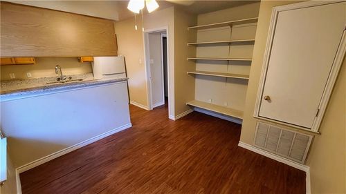 apt-201-1907 Robbins Pl, Austin, TX, 78705-5346 | Card Image
