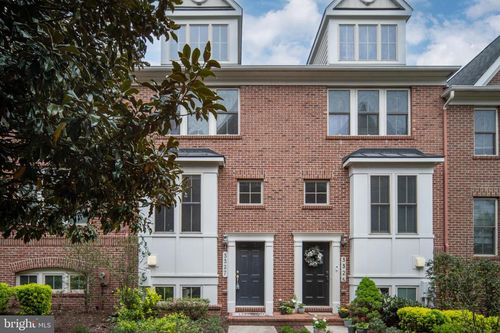 3327 Kemper Rd, ARLINGTON, VA, 22206-2371 | Card Image