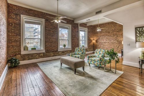 2-110 E Alamo Street, Brenham, TX, 77833 | Card Image