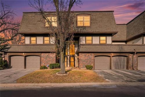 10203 Cedarbrooke Ln, Kansas City, MO, 64131-4209 | Card Image