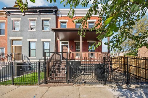 656 E Bowen Ave, Chicago, IL, 60653-2825 | Card Image