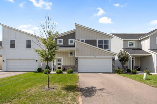 10270 Goodview Cir S, Cottage Grove, MN, 55016-6069 | Card Image