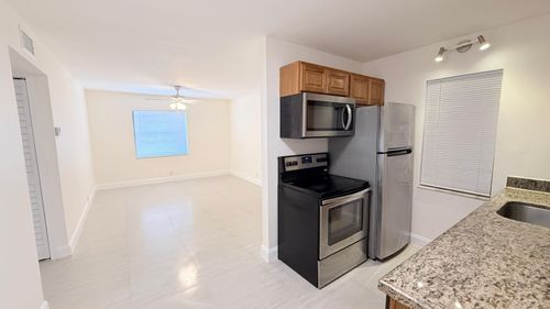 17-607 Ne 29th Dr, Wilton Manors, FL, 33334-2578 | Card Image