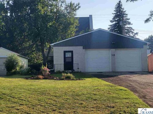 719 N Spring, New Ulm, MN, 56073 | Card Image