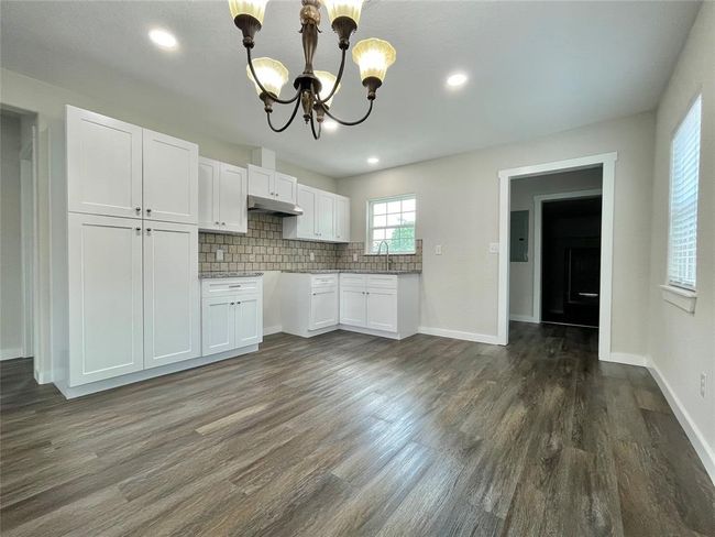 527 W 4 Th St, House other with 5 bedrooms, 3 bathrooms and null parking in Freeport TX | Image 11