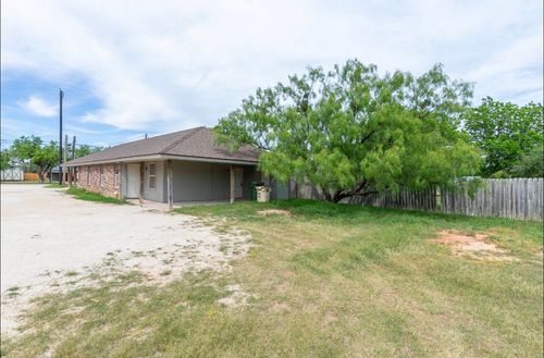 b-138 Nolan St, Tye, TX, 79563-2332 | Card Image