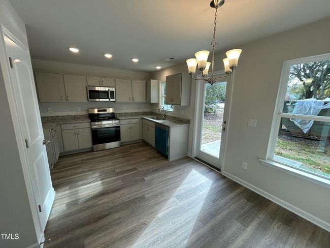 Kitchen | Image 6