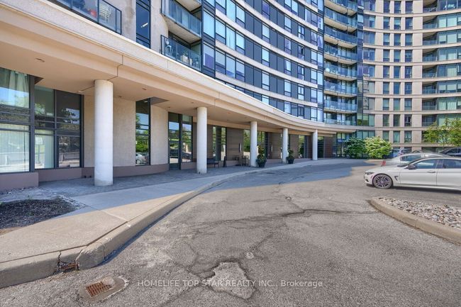 803 - 18 Valley Woods Rd, Condo with 2 bedrooms, 2 bathrooms and 1 parking in North York ON | Image 4