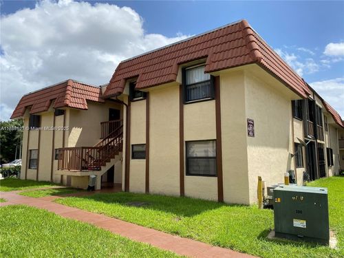 apt-21-2715 W 66th St, Hialeah, FL, 33016-2847 | Card Image