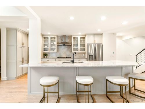 211 Adams St, Denver, CO, 80206-5213 | Card Image
