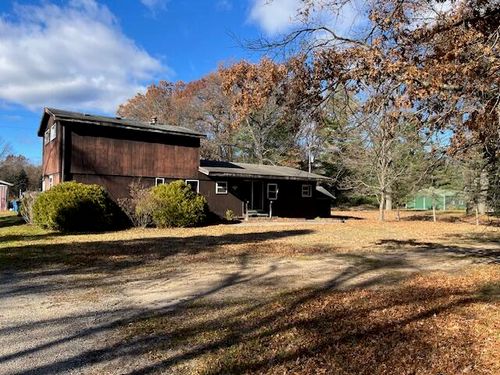 8799 Garbow Rd, Howard City, MI, 49329-9565 | Card Image