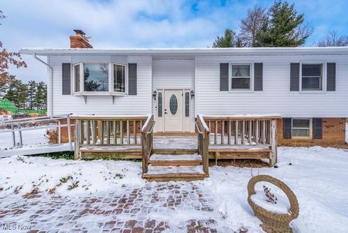 2257 Center Rd, Hinckley, OH, 44233-9521 | Card Image