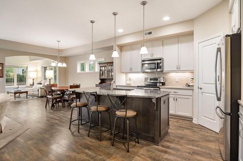 8800 Upper 7th Pl, Lake Elmo, MN, 55042-2004 | Card Image