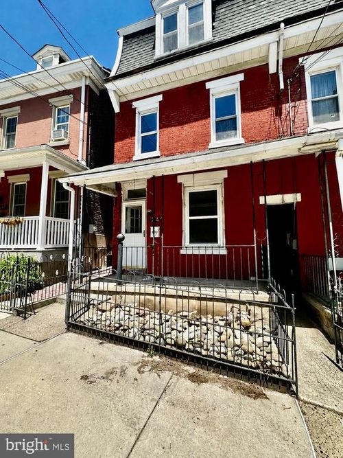 241 High St, PHOENIXVILLE, PA, 19460-3395 | Card Image