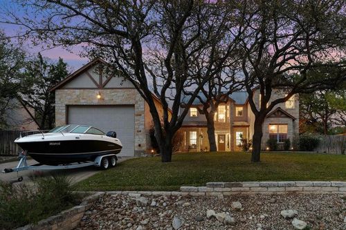 1016 Merlene Dr, Austin, TX, 78732-6121 | Card Image