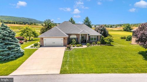 6796 Saint Annes Dr, FAYETTEVILLE, PA, 17222-9441 | Card Image