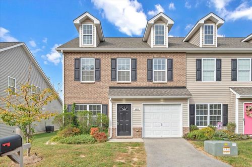 4264 Hannah Belle Way, Roanoke, VA, 24018-1133 | Card Image