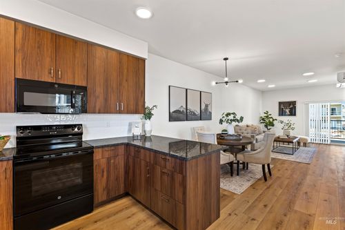 7463 W Swain Ln, Garden City, ID, 83714-4025 | Card Image