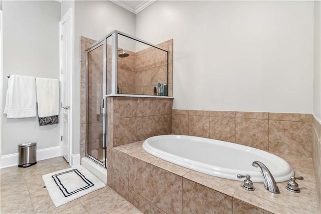 APT-1410 - 2300 Peachford Rd, Condo with 2 bedrooms, 2 bathrooms and 2 parking in Dunwoody GA | Image 28