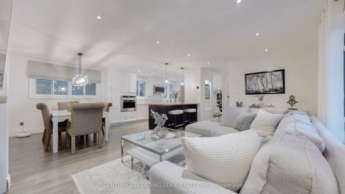 263 North St, Stouffville, ON, L4A4Z8 | Card Image