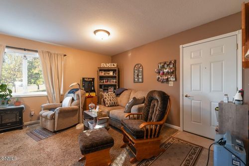 13 Garden Dr, Washburn, ND, 58577-8501 | Card Image