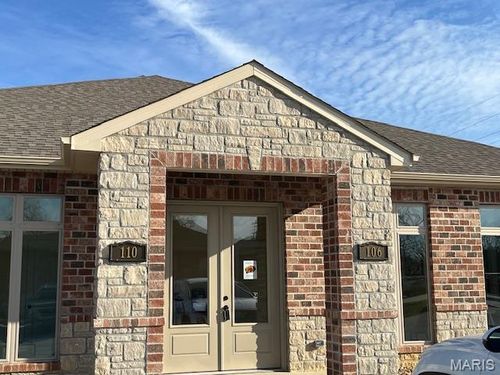 126 Creekside Office Dr, Wentzville, MO, 63385-3288 | Card Image