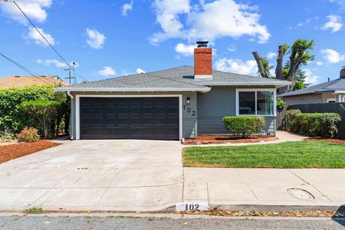102 W 15th St, Antioch, CA, 94509-2320 | Card Image