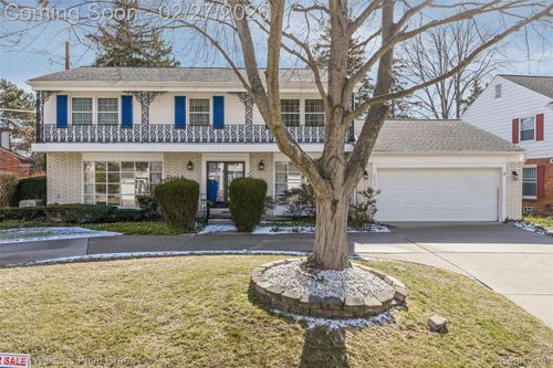 4732 Barcroft Way, Sterling Heights, MI, 48310-5048 | Card Image