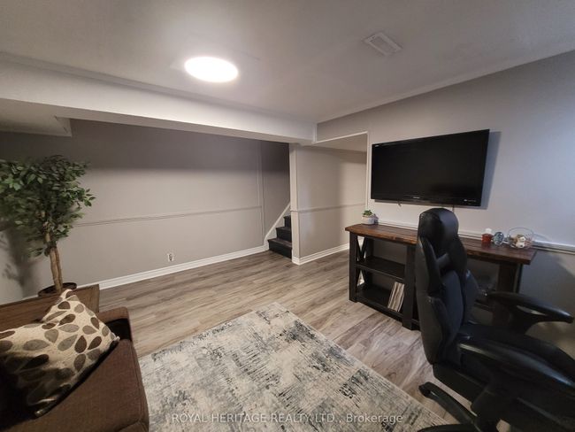 681 Athol St E, House attached with 4 bedrooms, 2 bathrooms and 5 parking in Oshawa ON | Image 27