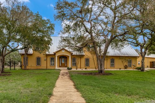 201 Yucca Cyn, Spring Branch, TX, 78070-8004 | Card Image