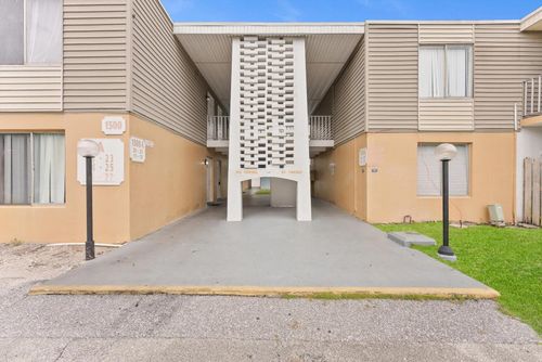 a14-1500 Crescent Cir, Lake Park, FL, 33403-2234 | Card Image