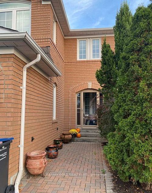 39 Fiddleneck Cres, Brampton, ON, L6R1R3 | Card Image