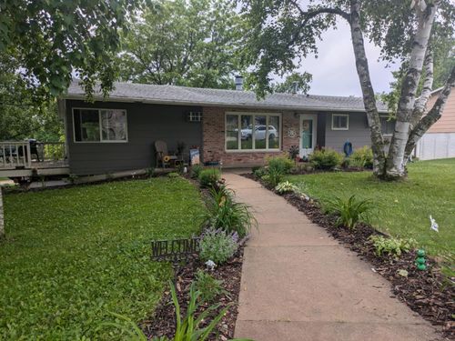 401 Hillcrest Dr, Decorah, IA, 52101-2507 | Card Image