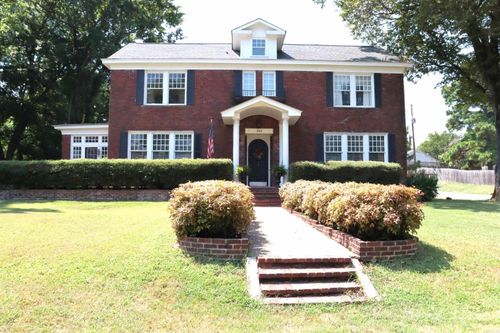 403 W Church St, Morrilton, AR, 72110-3311 | Card Image